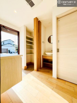 ���� ���ċA���Ă��Ă��A�������܁I�����������Ȃ�A�D�����}������Ă�����ԂɂȂ��Ă��܂��B
���邭��������錺�ւł��I