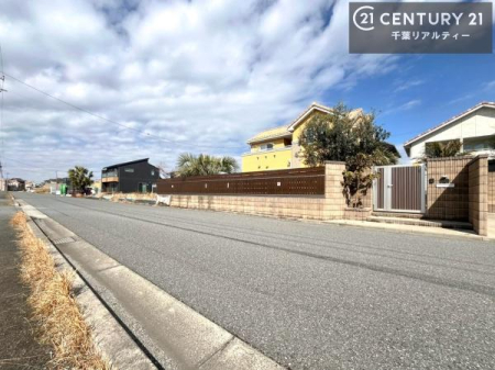 �O�ʓ��H�܂ތ��n�ʐ^ �u���̕����C�ɂȂ�I�v�u�������Ăǂ�ȏ��H�v�u�����Əڂ����m�肽���I�v�Ǝv������A���C�y�ɂ����k���������B