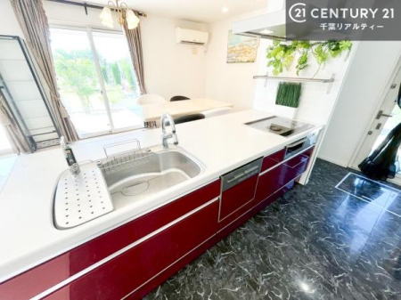 �L�b�`�� ��l�C�̑Ζʎ��V�X�e���L�b�`�����̗p���Ă��܂��I���Ƒ��̃R�~���j�P�[�V���������R�Ƒ�����݌v�ł��B
���q�l�ɂ��ڂ��͂��̂Ŋ������ł��ˁB���[�͂�����܂��I