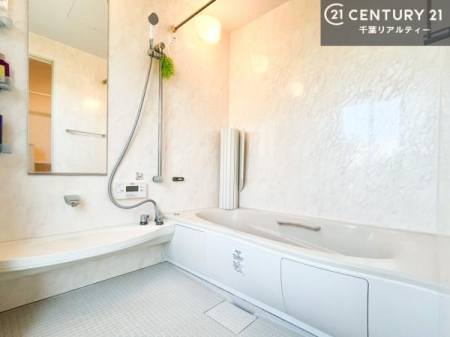 ���� �������������l�̕��͋C�̃o�X���[���́A�����o�Ă��ăo�X�^�C�����[���I
���d���撣���Ă��邲�J���ɂ��D�݂̓����̓����܂����āA�y����ł݂Ă͂������ł��傤���H