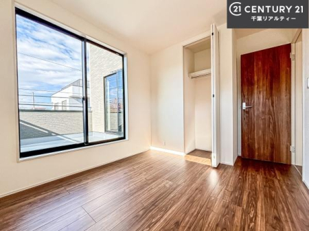 ���r���O�ȊO�̋��� �V���v���Ƀf�U�C������Ă��邽�߁A�Ƌ��I�т܂���I
���C�ɓ���̉Ƌ��u���Ă��낰���Ԃ���邱�Ƃ��ł��܂��B