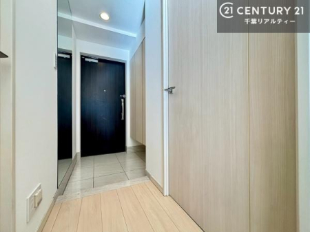 ���� �V���[�Y�{�b�N�X�t���Ȃ̂ŁA���ւ��Еt�����|�������₷���ł��I
�X�b�L���������ւŌ˂��J�����u�ԁA�������̂���S�n������Ԃ��o�}���Ă���܂��B