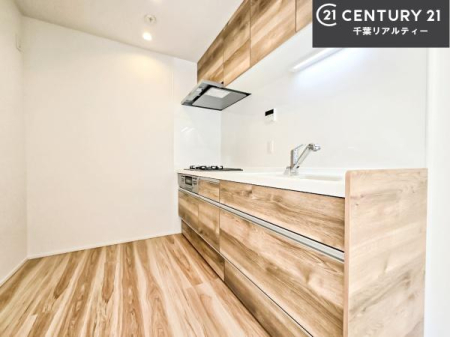 �L�b�`�� ��Ƃ����₷���V�X�e���L�b�`���ł��I���[����������t���Ă���̂ŁA�����X�y�[�X�ɕ���u���Ȃ��čςނ̂ŁA�L�X�g���āA���K�ɍ�Ƃ��ł��܂��I