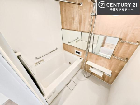 ���� �L�X�o�X�ň���̔������t���b�V���B�����L�΂���̂ŁA�����ɂ��������ƐZ����܂��ˁI�����̃o�X�^�C�����y���݂ɂȂ�܂��B