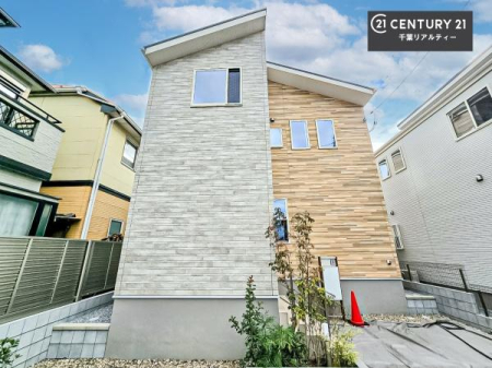 ���̑����n ���ۂɂ����������ĐG��Ă݂�ƁA�ʐ^�ł͓`���Ȃ��L���▾�邳�A�J�������������܂��B�C�ɂȂ���͂��C�y�ɓ����̂��\����ǂ����B