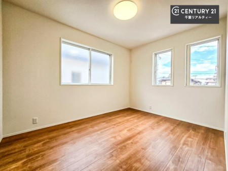 �m�� 2�ʍ̌����m�ۂ������邢�����́A���ʂ����ǂ��A���邭��ϋ��S�n�̗ǂ���ԂƂȂ��Ă���܂��B�����b�N�X���ĉ߂�����S�n�̗ǂ��������ł��I���̖ڊo�߂��X�b�L�����܂��ˁI