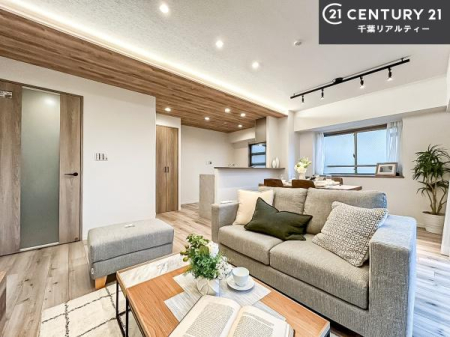 ���r���O �J�����̂���L�XLDK�I�\�t�@�[��_�C�j���O�e�[�u����u���Ă������ɂȂ�Ȃ��̂ŉ��K�ɉ߂����܂��I�R�~���j�P�[�V���������₷�����r���O�ł��I