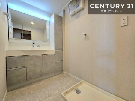 ���ʑ�E���ʏ� �O�ʋ��d�l�̐��ʏ��́A�g�����Ȃ݂����₷������I���͎��[�ɂȂ��Ă��܂��B�h���C���[�₨���ϓ����Еt������̂Ő��ʑ������X�b�L���ƌ����邱�Ƃ��o���܂��I