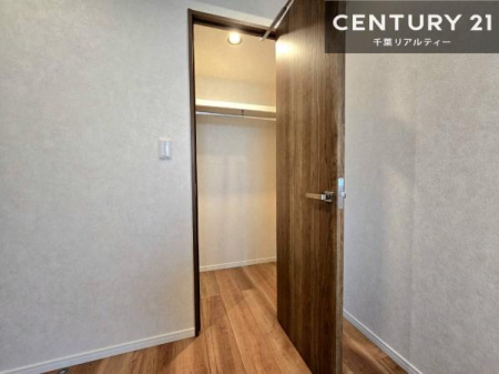 ���[ �E�H�[�N�C���N���[�[�b�g�t���ł��B��������̂��m���Ȃǂ����[���Ă��������ł��ˁI���ɂ���@�������ȂǋG�ߕ��̑傫�ȉƓd�����[�ł��܂��B