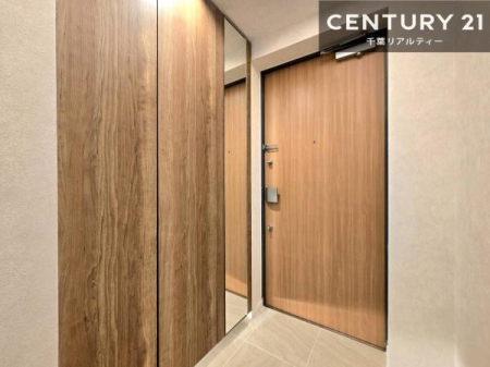 ���� �V���[�Y�{�b�N�X�t���Ȃ̂ŁA���ւ��Еt�����|�������₷���ł��I
�X�b�L���������ւŌ˂��J�����u�ԁA�������̂���S�n������Ԃ��o�}���Ă���܂��B
