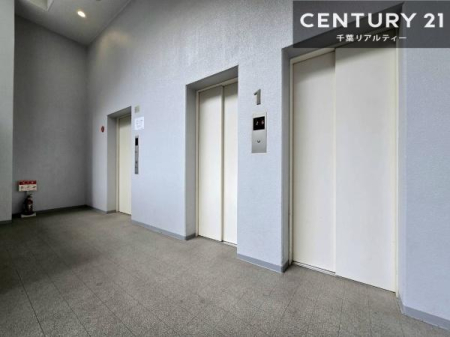 ���̑����p�� �G���x�[�^�[�����̃}���V�����ŁA�d���ו���x�r�[�J�[�̈ړ������K�B�����̐��������X���[�Y�ɂȂ�܂��B