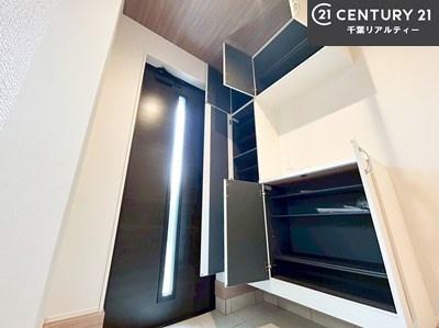 ���� �V���[�Y�{�b�N�X�t���Ȃ̂ŁA���ւ��Еt�����|�������₷���ł��I
�X�b�L���������ւŌ˂��J�����u�ԁA�������̂���S�n������Ԃ��o�}���Ă���܂��B
