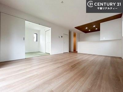 ���r���O �S�n�ǂ����r���O�͉Ƒ������R�ƏW�܂�܂��B�Ƒ��c�R�̎��Ԃ����������ł��B���Ƒ��ƁA����w�[���������Ԃ��߂��������ł��ˁB���邭�J���I�ȋ�Ԃł��B