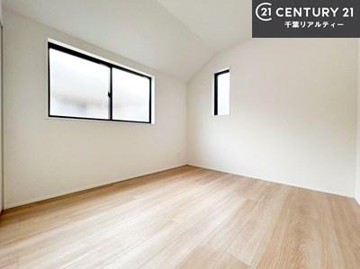 �Q�� 2�ʍ̌����m�ۂ������邢�����́A���ʂ����ǂ��A���邭��ϋ��S�n�̗ǂ���ԂƂȂ��Ă���܂��B�����b�N�X���ĉ߂�����S�n�̗ǂ��������ł��I���̖ڊo�߂��X�b�L�����܂��ˁI