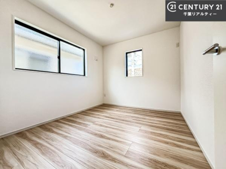 �q������ �|���o�������Ȃ��������́A���q�l�̂������Ƃ��Ă����S�ł��I
���[�X�y�[�X���[�����Ă���̂ŎU�炩�������������T�b�ƕЕt�����܂��I