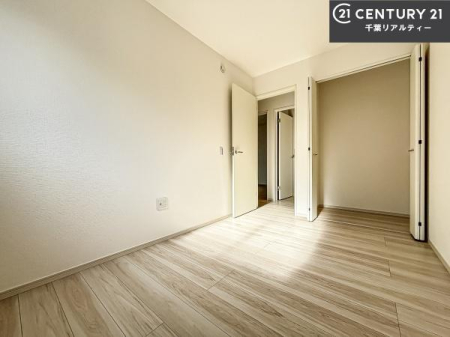 �Q�� �V���v���Ƀf�U�C������Ă��邽�߁A�Ƌ��I�т܂���I
���C�ɓ���̉Ƌ��u���Ă��낰���Ԃ���邱�Ƃ��ł��܂��B