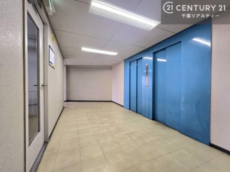 ���̑����p�� �G���x�[�^�[�����ŁA�����̈ړ����X���[�Y�B��K�ւ̃A�N�Z�X�����K�Ȃ��߁A���N�z�̕��⏬���Ȃ��q���܂����邲�ƒ�ɂ����S�ł��B���K���Ɨ��֐������˔������Z�܂��ł��B