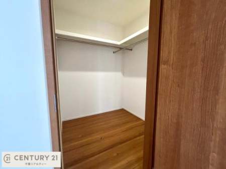 ���[ �E�H�[�N�C���N���[�[�b�g�t���ł��B��������̂��m���Ȃǂ����[���Ă��������ł��ˁI���ɂ���@�������ȂǋG�ߕ��̑傫�ȉƓd�����[�ł��܂��B