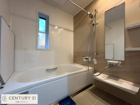 ���� �L�X�o�X�ň���̔������t���b�V���B�����L�΂���̂ŁA�����ɂ��������ƐZ����܂��ˁI�����̃o�X�^�C�����y���݂ɂȂ�܂��B