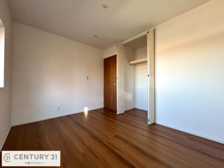 �m�� ���邭���ʂ��̗ǂ������ł��B�u�V���v���v�Ƀf�U�C�����ꂽ�����B���R�x�������̂ŉƋ�⃌�C�A�E�g�ł��D�݂̋�Ԃ�n��グ���܂��B