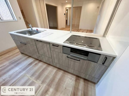 �L�b�`�� ��Ƃ����₷���V�X�e���L�b�`���ł��I���[����������t���Ă���̂ŁA�����X�y�[�X�ɕ���u���Ȃ��čςނ̂ŁA�L�X�g���āA���K�ɍ�Ƃ��ł��܂��I