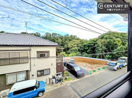 �Z�˂���̒��]�ʐ^ ������������Z��X�A���͂ɂ͍����������Ȃ��A�΂������󂪍L���J����������A
�z�����傫���Ղ��邱�Ƃ�����܂���B�C�����̗ǂ������ʂ蔲����X���݂ł��B