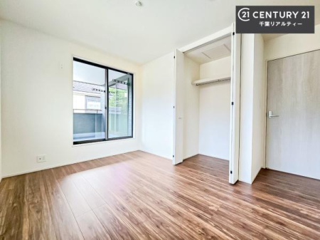 ���r���O�ȊO�̋��� ���[�X�y�[�X�����Ă��܂��I�������X�b�L�����ڂ��鎖���ł��܂��ˁB
�Ƌ��I�΂Ȃ��V���v���ȃf�U�C���ׁ̈A�Ƌ��I�΂����C�ɓ���̋�ԍ�肪�ł������ł��ˁB