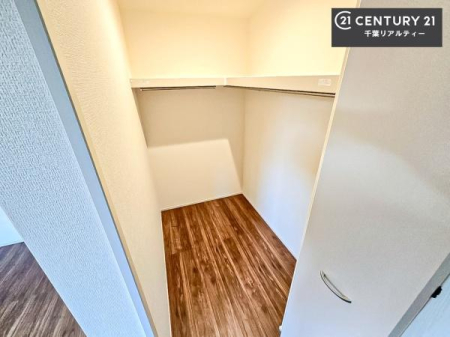 ���[ �E�H�[�N�C���N���[�[�b�g�t���ł��B��������̂��m���Ȃǂ����[���Ă��������ł��ˁI���ɂ���@�������ȂǋG�ߕ��̑傫�ȉƓd�����[�ł��܂��B