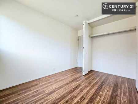 �q������ ���[�X�y�[�X�����Ă��܂��I�������X�b�L�����ڂ��鎖���ł��܂��ˁB
�Ƌ��I�΂Ȃ��V���v���ȃf�U�C���ׁ̈A�Ƌ��I�΂����C�ɓ���̋�ԍ�肪�ł������ł��ˁB