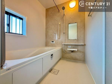 ���� �������������l�̕��͋C�̃o�X���[���́A�����o�Ă��ăo�X�^�C�����[���I
���d���撣���Ă��邲�J���ɂ��D�݂̓����̓����܂����āA�y����ł݂Ă͂������ł��傤���H