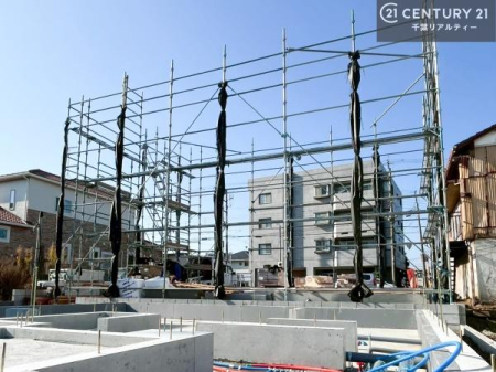 ���̑����n ���݌��z���B������͖��邭�J���I�ȃ��r���O��ŐV�ݔ��̃L�b�`���Ȃǉ��K�ȋ�Ԃ��L����܂��B�����������炱���g�V������炵�h�ւ̊��҂����܂�Z�܂��B�����������Ȃ����z���̗l�q���K���ł��B