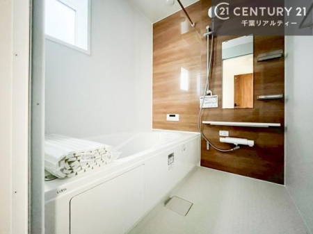 ���� �������������l�̕��͋C�̃o�X���[���́A�����o�Ă��ăo�X�^�C�����[���I
���d���撣���Ă��邲�J���ɂ��D�݂̓����̓����܂����āA�y����ł݂Ă͂������ł��傤���H