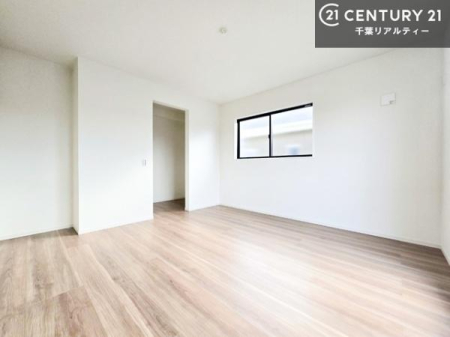 �m�� ���[�X�y�[�X�����Ă��܂��I�������X�b�L�����ڂ��鎖���ł��܂��ˁB
�Ƌ��I�΂Ȃ��V���v���ȃf�U�C���ׁ̈A�Ƌ��I�΂����C�ɓ���̋�ԍ�肪�ł������ł��ˁB