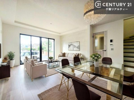 ���r���O �Ƌ��CG�p�[�X�ł��B��؂ȉƑ����W�܂邩�炱��LDK�ɂ͂�����肽���B
�q�����������C�ɏ΂��Ȃ��瑖�����Ă���p�����������u�L���Ƃɂ��ėǂ������v�Ǝv���u�Ԃł��B