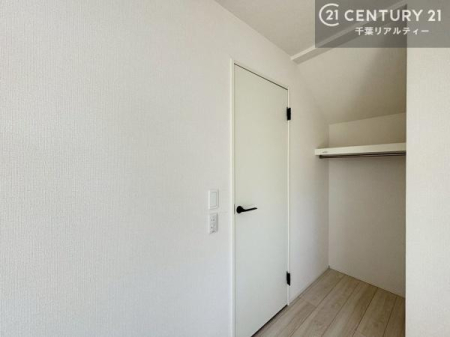 ���[ �E�H�[�N�C���N���[�[�b�g�t���ł��B��������̂��m���Ȃǂ����[���Ă��������ł��ˁI���ɂ���@�������ȂǋG�ߕ��̑傫�ȉƓd�����[�ł��܂��B