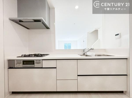 �L�b�`�� ��Ƃ����₷���V�X�e���L�b�`���ł��I���[����������t���Ă���̂ŁA�����X�y�[�X�ɕ���u���Ȃ��čςނ̂ŁA�L�X�g���āA���K�ɍ�Ƃ��ł��܂��I