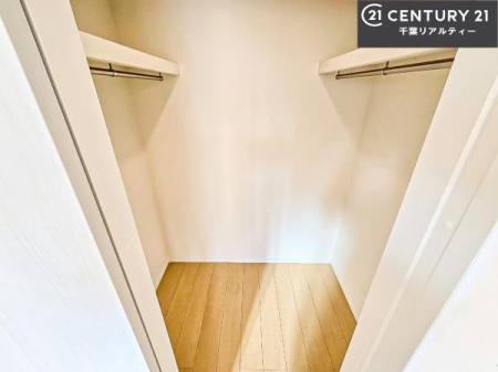 ���[ �E�H�[�N�C���N���[�[�b�g�t���ł��B��������̂��m���Ȃǂ����[���Ă��������ł��ˁI���ɂ���@�������ȂǋG�ߕ��̑傫�ȉƓd�����[�ł��܂��B