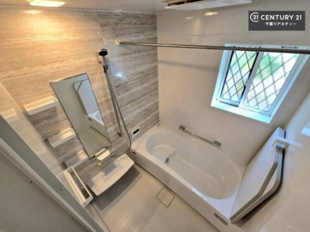 ���� �������������l�̕��͋C�̃o�X���[���́A�����o�Ă��ăo�X�^�C�����[���I
���d���撣���Ă��邲�J���ɂ��D�݂̓����̓����܂����āA�y����ł݂Ă͂������ł��傤���H