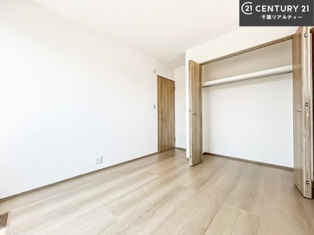 �Q�� �D���������������ޗm���́A���̖ڊo�߂��C�������ǂ������ł��ˁB���������Ԃ��������Ɖ߂������Ƃ��ł��܂��B�D�����F�����̃t���[�����O���ǂ�ȉƋ�ɂ��}�b�`���܂��I