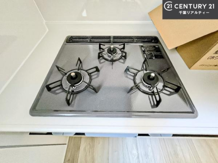 �L�b�`�� �R�����͎O������̂ł������̓����i�s���ł��܂��B
�������O�����t���ł��B�����X�y�[�X���L�X���Ă���׍�Ƃ����₷���I�g�����肪�ǂ��V�X�e���L�b�`���ł��I