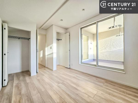 ���r���O�ȊO�̋��� �V���v���Ƀf�U�C������Ă��邽�߁A�Ƌ��I�т܂���I
���C�ɓ���̉Ƌ��u���Ă��낰���Ԃ���邱�Ƃ��ł��܂��B