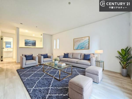 ���r���O �Ƌ��CG�p�[�X�ł��B��؂ȉƑ����W�܂邩�炱��LDK�ɂ͂�����肽���B
�q�����������C�ɏ΂��Ȃ��瑖�����Ă���p�����������u�L���Ƃɂ��ėǂ������v�Ǝv���u�Ԃł��B