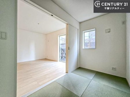 �a�� ���r���O�Ɨאڂ����a���ł��I�Ǝ��̋x�e�X�y�[�X��L�b�Y�X�y�[�X�Ƃ��Ċ��p����̂��悳�����ł��ˁI
�a���̎g�����͖�����I