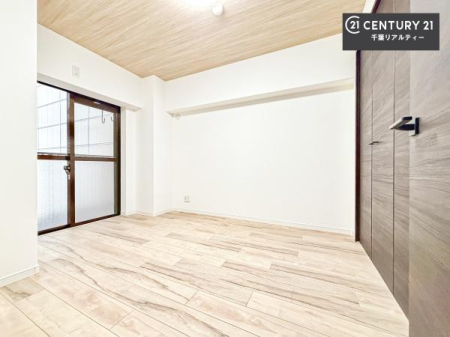 �m�� �V���v���Ƀf�U�C������Ă��邽�߁A�Ƌ��I�т܂���I
���C�ɓ���̉Ƌ��u���Ă��낰���Ԃ���邱�Ƃ��ł��܂��B