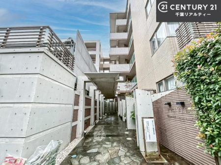 �G���g�����X ��؂Ȃ��q�l�����o�}������G���g�����X�B����]�̕����܂Ƃ߂Ă��ē��B
���₢���킹�ɑ��Ή����܂��I