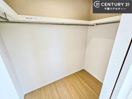 ���[ �E�H�[�N�C���N���[�[�b�g�t���ł��B��������̂��m���Ȃǂ����[���Ă��������ł��ˁI���ɂ���@�������ȂǋG�ߕ��̑傫�ȉƓd�����[�ł��܂��B