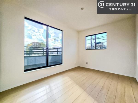 �m�� �o���R�j�[�ɖʂ��Ă���m���ł��B���邭�����肪����A���C����������ł��܂��I���N���āA�O�ɏo�Ĕw�L�т����[�ċz�����ǂ������}������邱�Ƃ��ł��܂��B