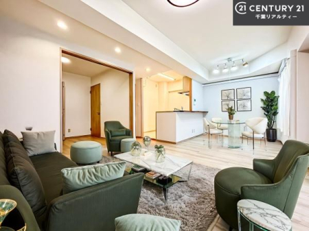 ���r���O �Ƌ��CG�p�[�X�ł��B�S�n�ǂ����r���O�͉Ƒ������R�ƏW�܂�܂��B�Ƒ��c�R�̎��Ԃ����������ł��B���Ƒ��ƁA����w�[���������Ԃ��߂��������ł��ˁB���邭�J���I�ȋ�Ԃł��B