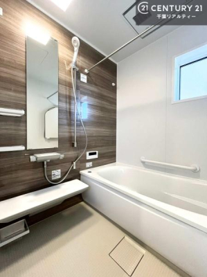 ���� �L�X�o�X�ň���̔������t���b�V���B�����L�΂���̂ŁA�����ɂ��������ƐZ����܂��ˁI�����̃o�X�^�C�����y���݂ɂȂ�܂��B