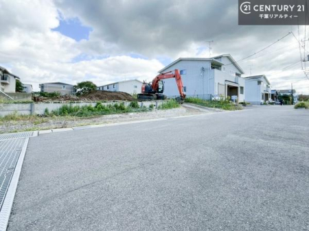 �O�ʓ��H�܂ތ��n�ʐ^ ���ӊ���A���q�l�̂���]�ɍ������������ꏏ�ɂ��ē���v���܂��B�Z��[���A�h�o�C�U�[�ɂ�邲���k������܂��B���Ђ͂��₢���킹�ɑ��Ή����܂��I���҂������܂���I